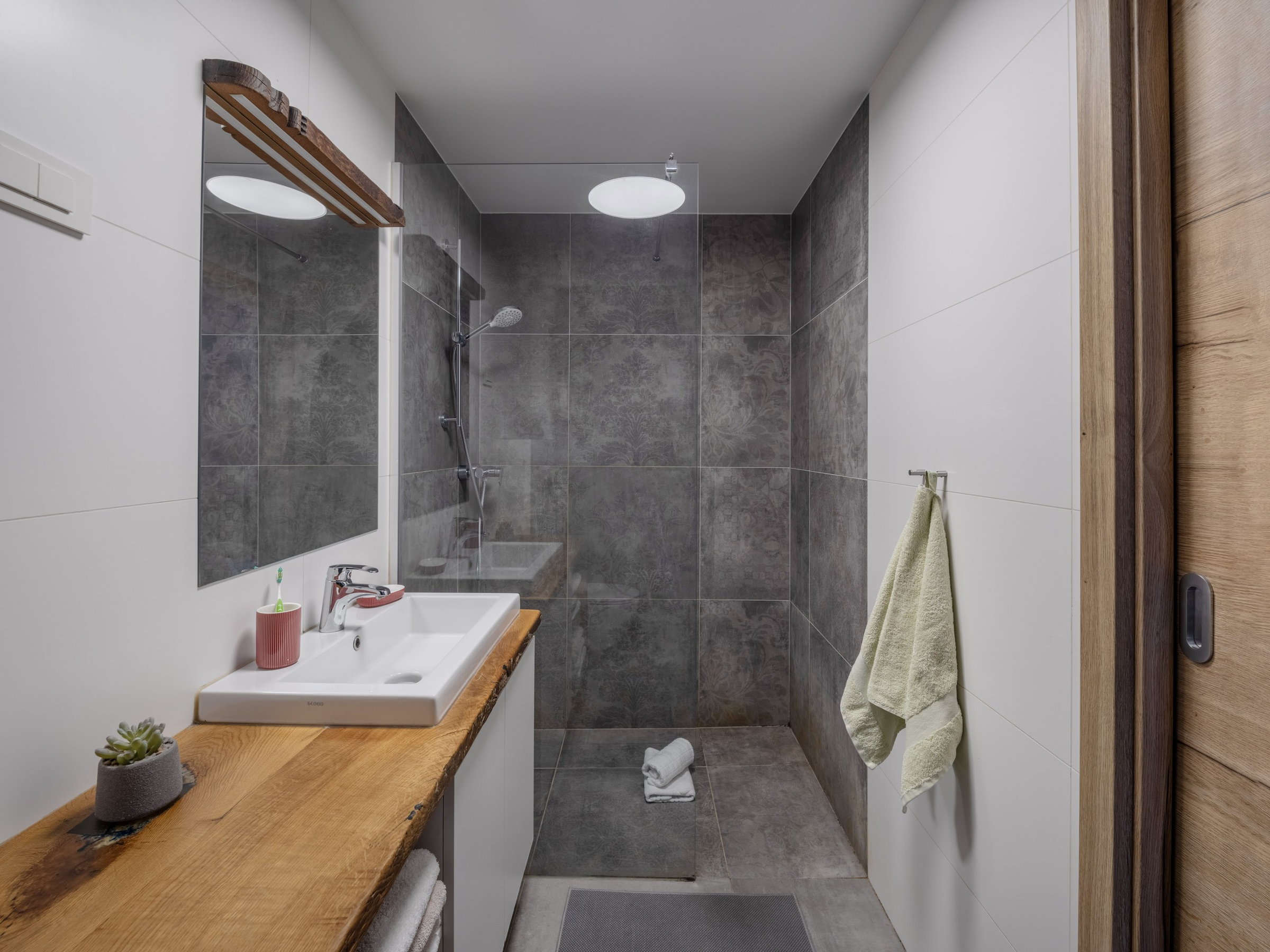 Kopalnica s prho v apartmaju SKI Gothia